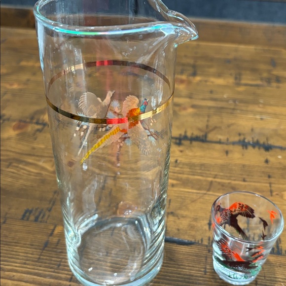 Vintage Glass martini pitcher with matching shot glass - Picture 3 of 6